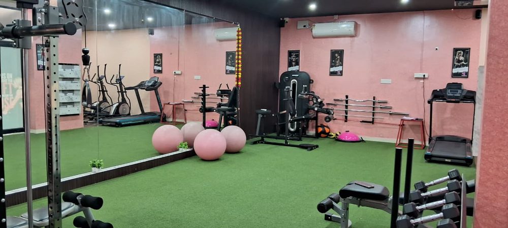 Trainer consultation at Feminine 360